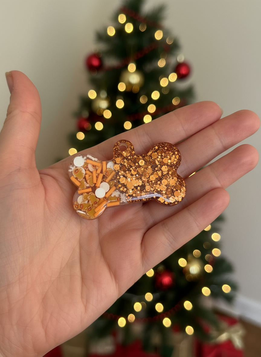🍪✨ Half-Glitter & Gingerbread Men Christmas Dog Tag🎄